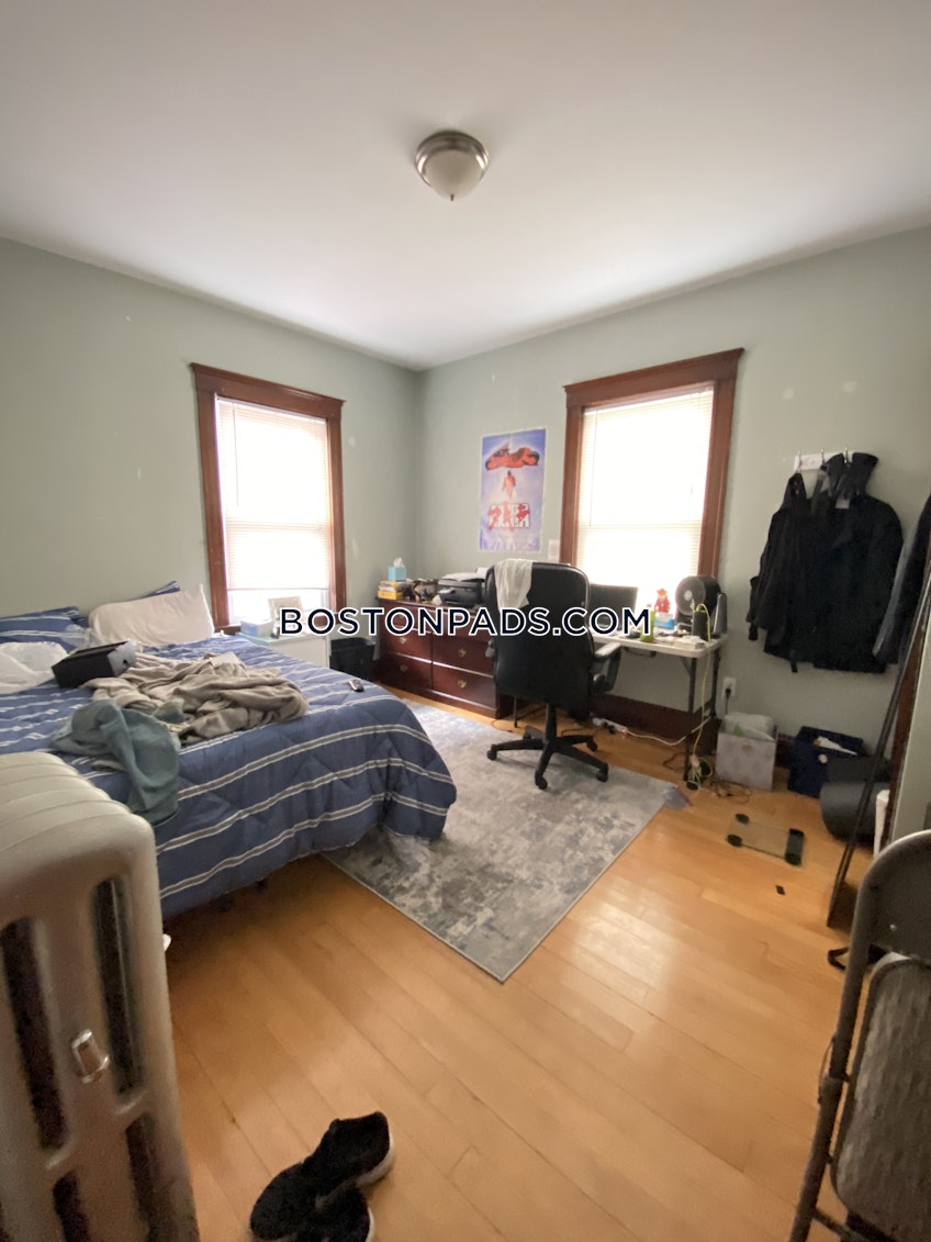 Medford - $4,400+ /month