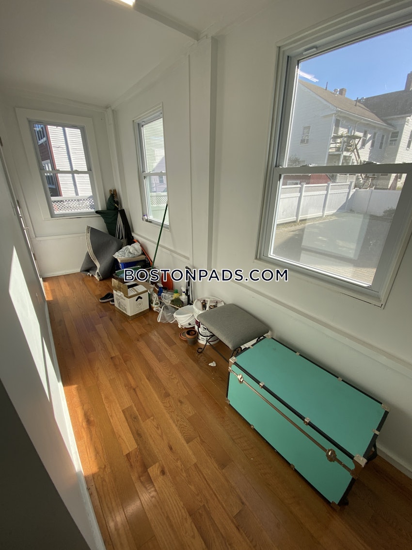 MEDFORD - TUFTS - 3 Beds, 2 Baths - Image 27