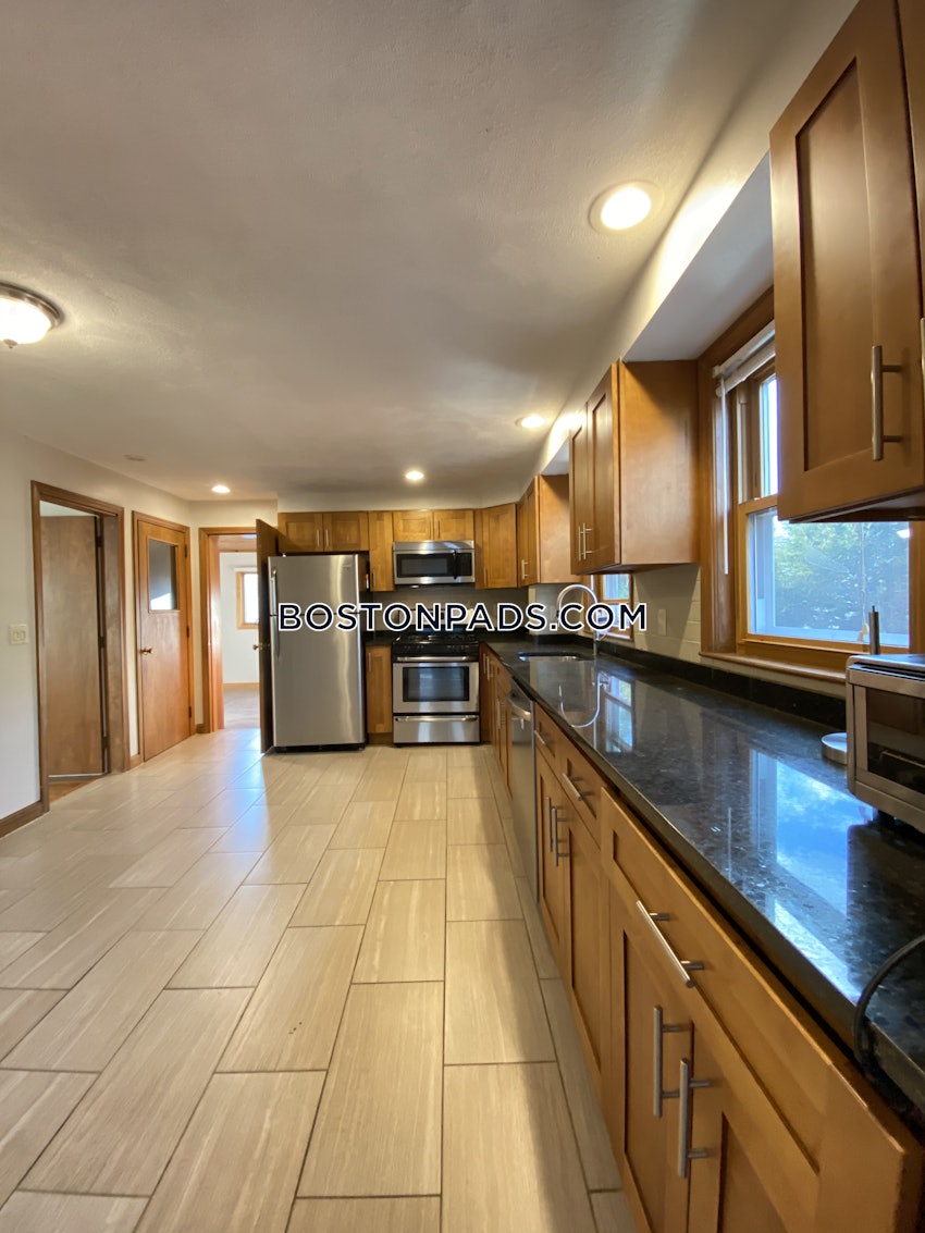 MEDFORD - TUFTS - 5 Beds, 2 Baths - Image 1