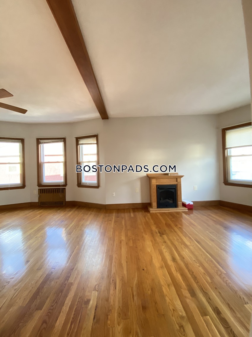 MEDFORD - TUFTS - 5 Beds, 2 Baths - Image 6