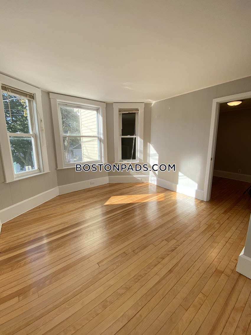 SOMERVILLE - TUFTS - 3 Beds, 1 Bath - Image 31