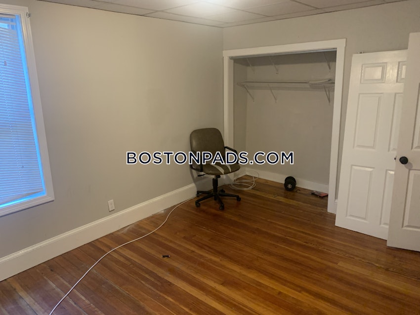 REVERE - 3 Beds, 1 Bath - Image 2