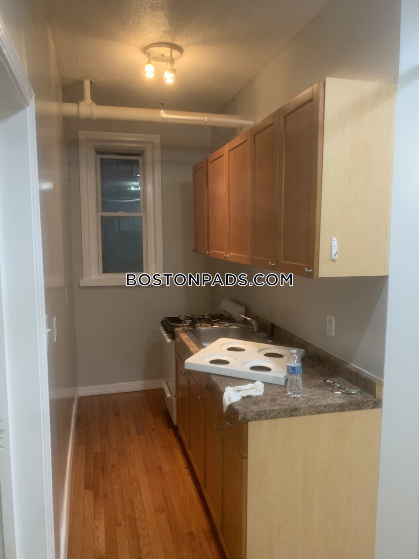 BOSTON - FENWAY/KENMORE - 3 Beds, 1 Bath - Image 10