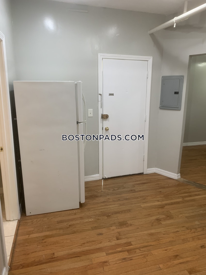 BOSTON - FENWAY/KENMORE - 3 Beds, 1 Bath - Image 11