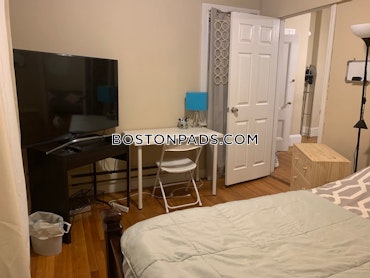 Boston - 5 Beds, 2 Baths