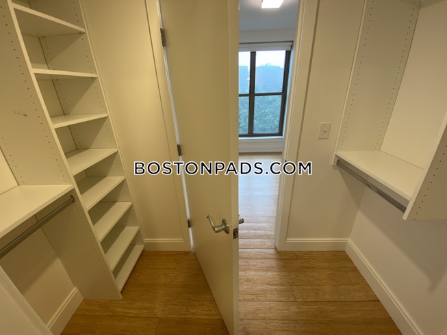Boston - $4,200+ /mo