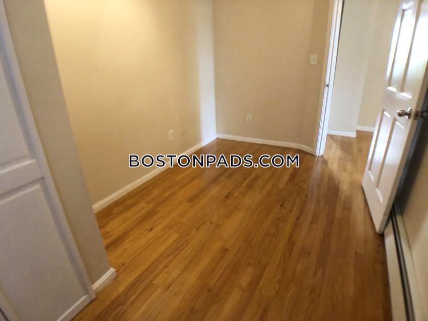 BOSTON - NORTH END - 3 Beds, 1 Bath - Image 12