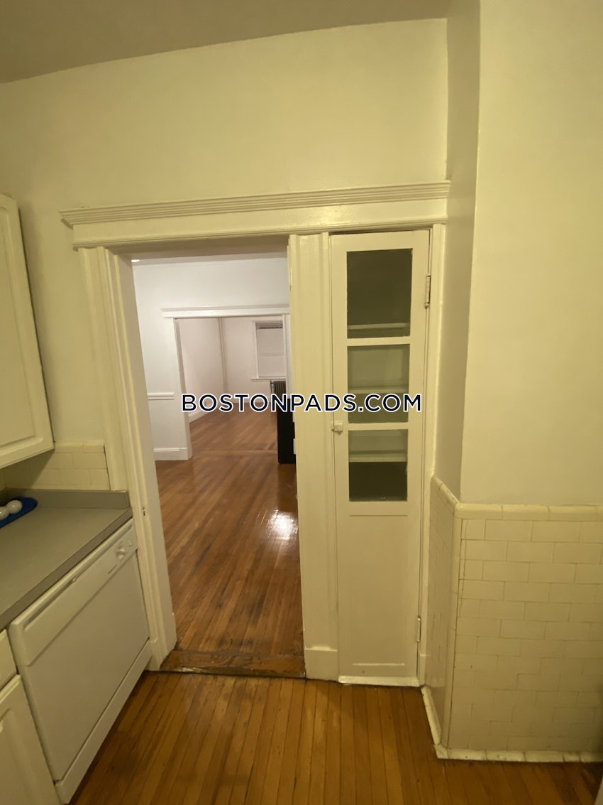 BROOKLINE- NORTH BROOKLINE - 3 Beds, 1 Bath - Image 25