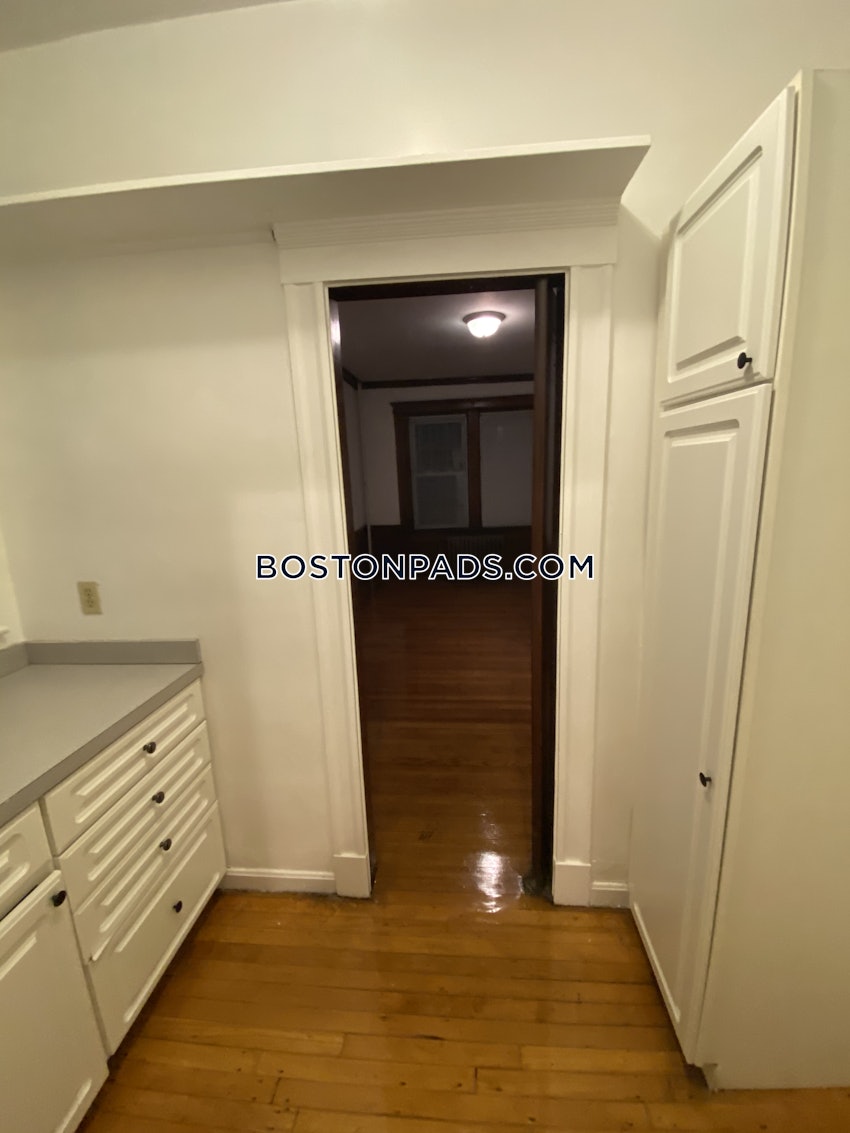 BROOKLINE- NORTH BROOKLINE - 3 Beds, 1 Bath - Image 24