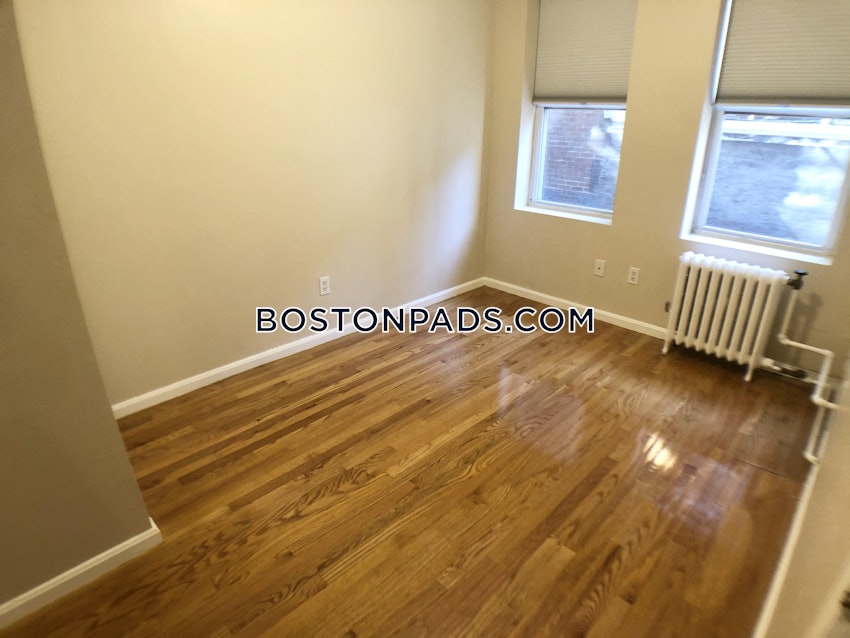 BOSTON - NORTH END - 1 Bed, 1 Bath - Image 3