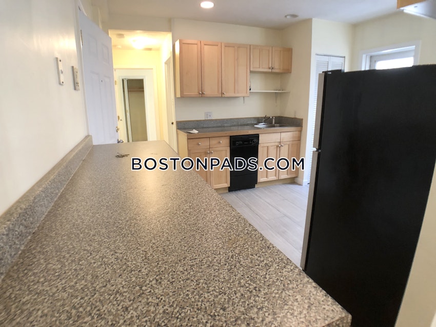 BOSTON - NORTH END - 2 Beds, 1 Bath - Image 2