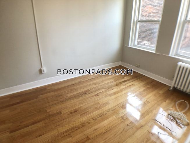 Boston - $3,300+ /mo