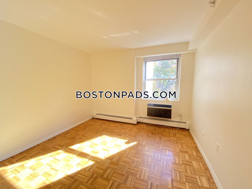 BROOKLINE- BOSTON UNIVERSITY - 3 Beds, 1.5 Baths - Image 3