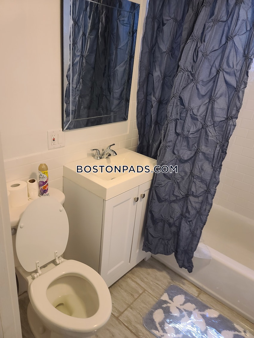 CAMBRIDGE - HARVARD SQUARE - 4 Beds, 1 Bath - Image 35