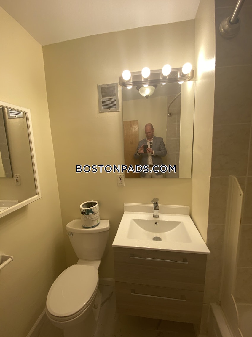 BOSTON - NORTHEASTERN/SYMPHONY - 3 Beds, 1 Bath - Image 12