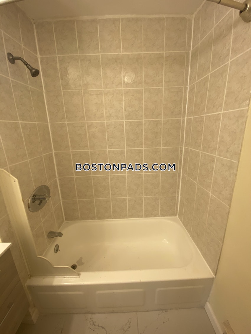 BOSTON - NORTHEASTERN/SYMPHONY - 3 Beds, 1 Bath - Image 11