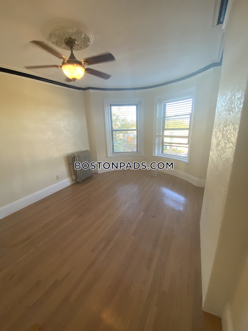 BOSTON - NORTHEASTERN/SYMPHONY - 3 Beds, 1 Bath - Image 4