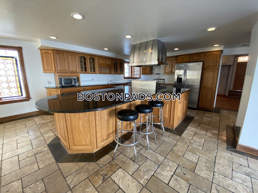 MEDFORD - MEDFORD SQUARE - 7 Beds, 3.5 Baths - Image 70