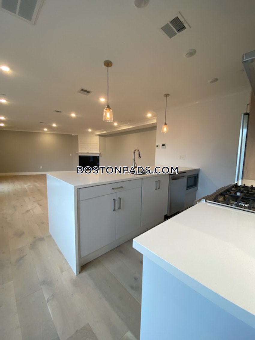 SOMERVILLE - UNION SQUARE - 3 Beds, 2.5 Baths - Image 2