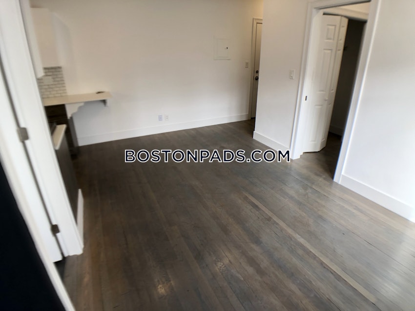 BOSTON - FENWAY/KENMORE - 1 Bed, 1 Bath - Image 9