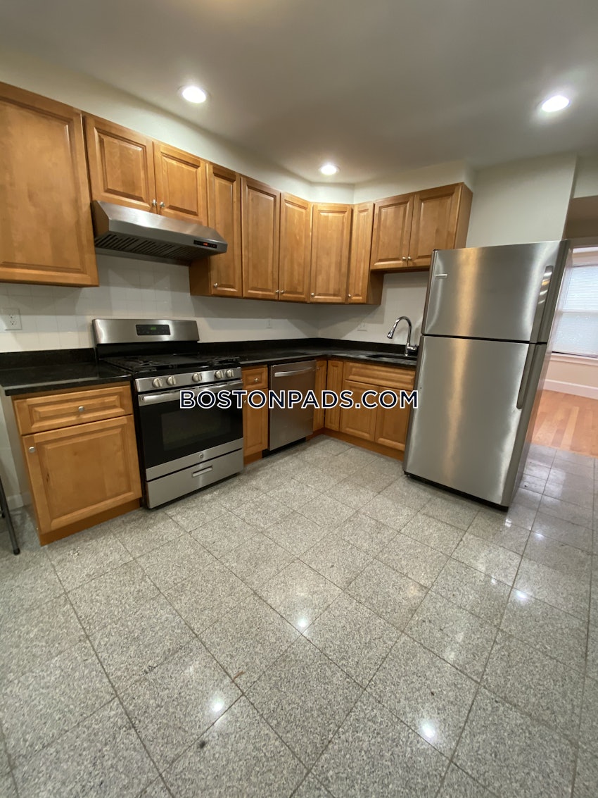 BOSTON - SOUTH END - 4 Beds, 2 Baths - Image 14