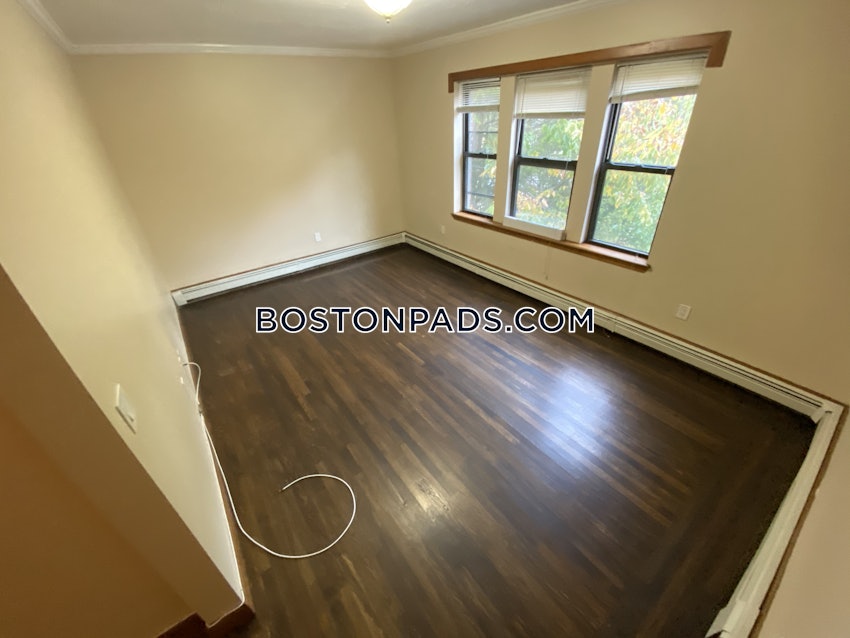 BOSTON - ROXBURY - 4 Beds, 1 Bath - Image 10