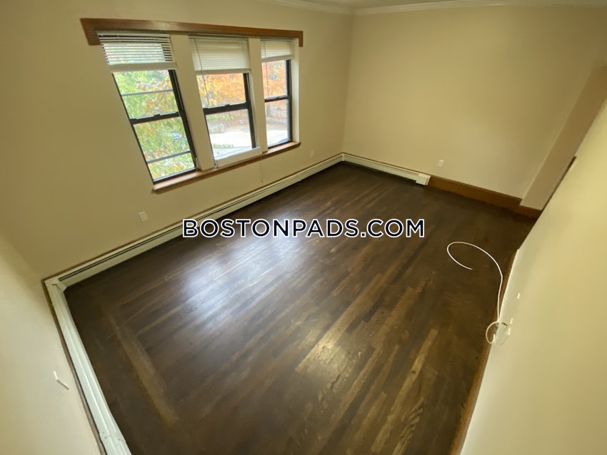 BOSTON - ROXBURY - 4 Beds, 1 Bath - Image 9