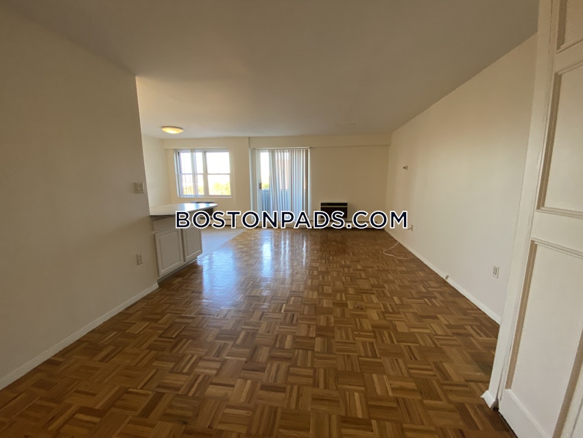 BROOKLINE- BOSTON UNIVERSITY - 3 Beds, 1.5 Baths - Image 2