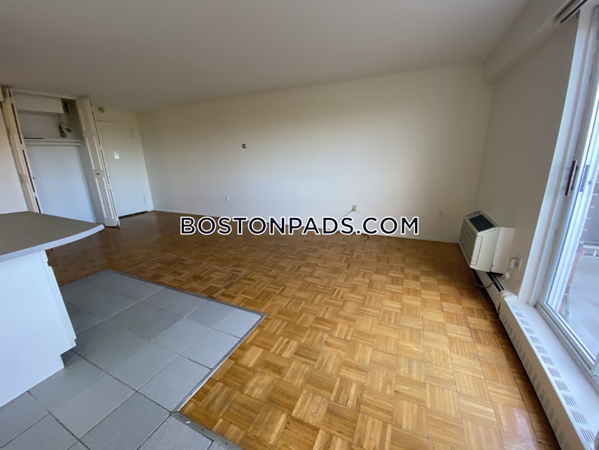 BROOKLINE- BOSTON UNIVERSITY - 3 Beds, 1.5 Baths - Image 4