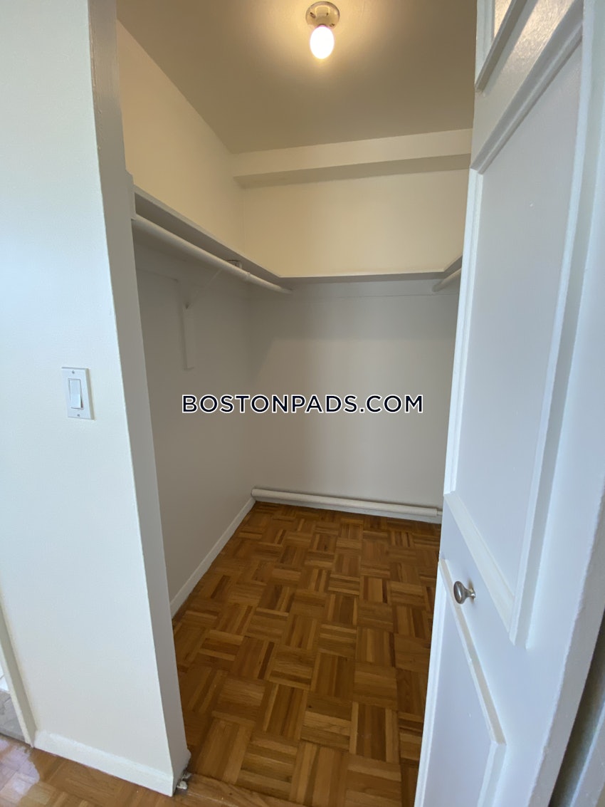 BROOKLINE- BOSTON UNIVERSITY - 3 Beds, 1.5 Baths - Image 11