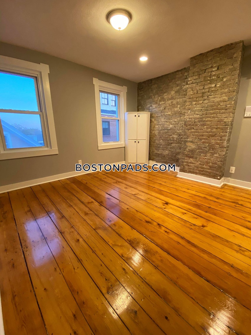 BOSTON - CHARLESTOWN - 3 Beds, 2 Baths - Image 11