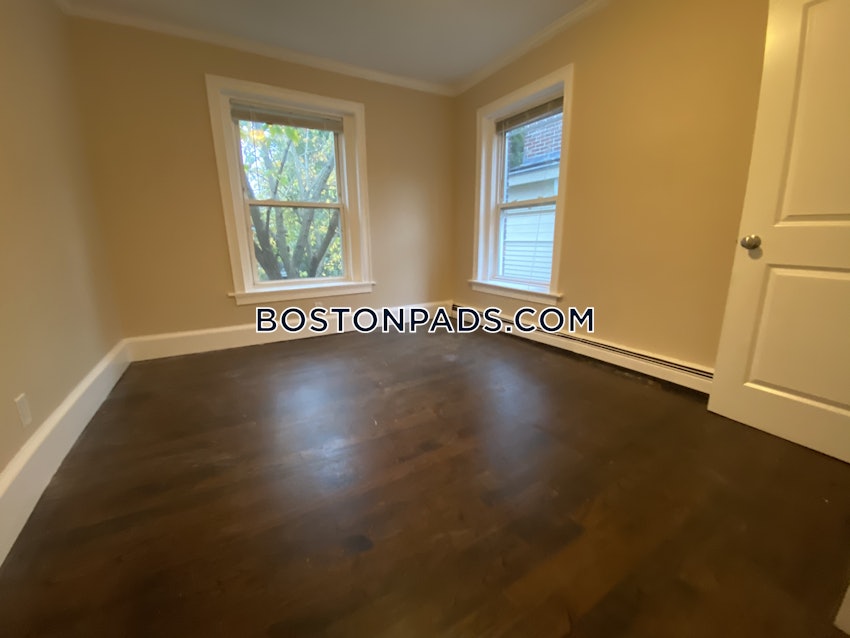 BOSTON - FORT HILL - 3 Beds, 1 Bath - Image 11