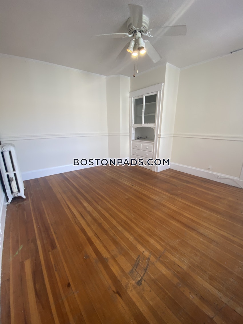 BOSTON - ALLSTON - 3 Beds, 1 Bath - Image 4