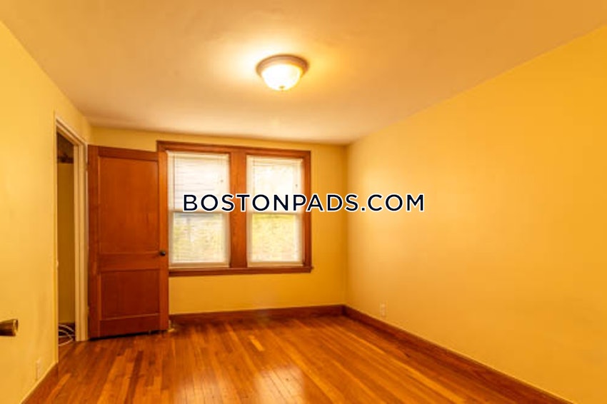 MELROSE - 2 Beds, 1 Bath - Image 15