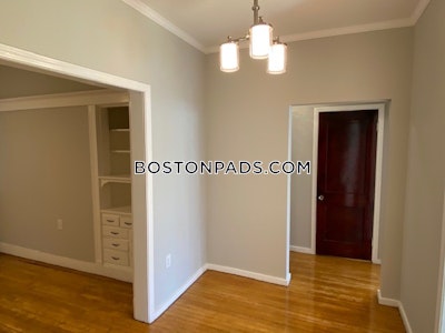 Allston Spacious 3 Bed 1 bath available 9/1 on Farrington Ave in Allston! Boston - $4,700 No Fee