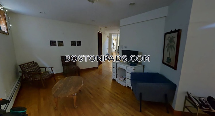 Commonwealth Ave., Boston