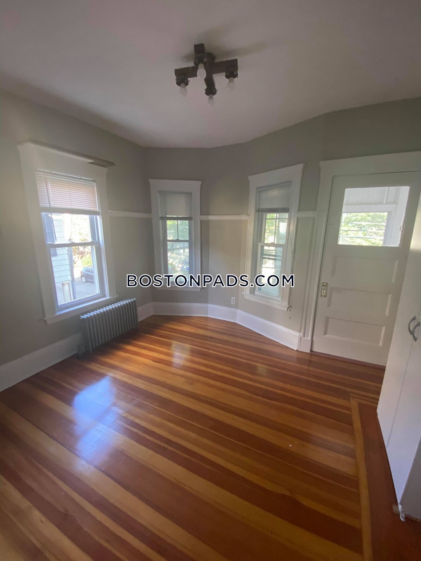 SOMERVILLE - DAVIS SQUARE - 5 Beds, 2 Baths - Image 32