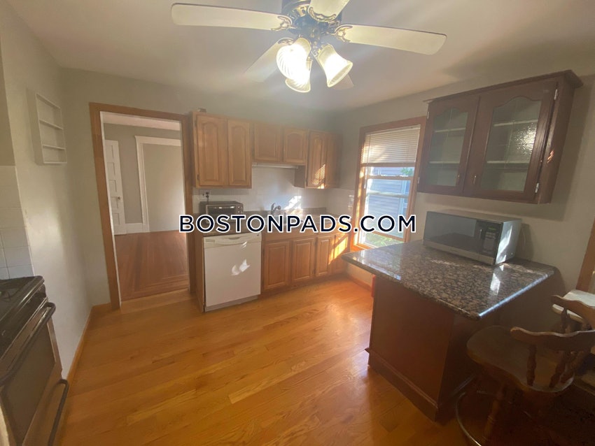 SOMERVILLE - DAVIS SQUARE - 5 Beds, 2 Baths - Image 26