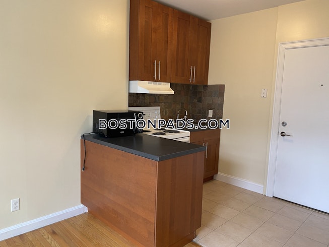 Boston - $2,750+ /mo