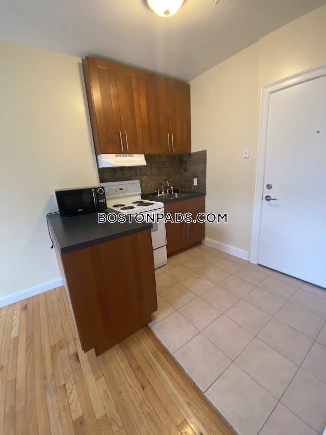 Boston - $2,750+ /mo