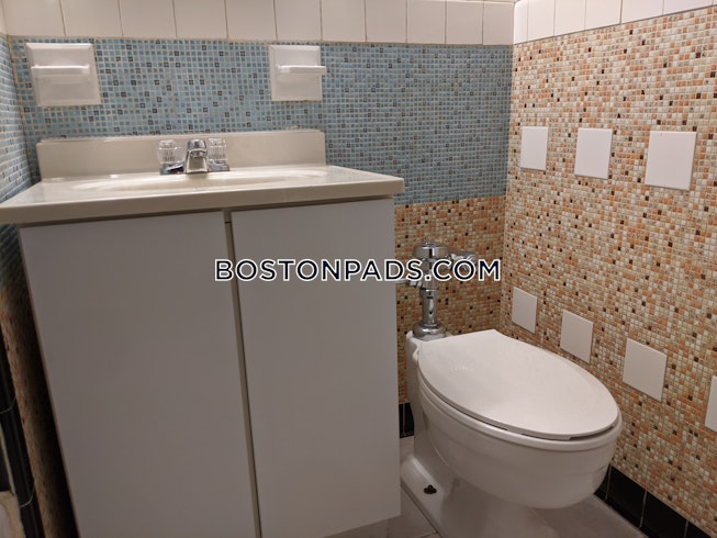 Boston - $2,600+ /mo