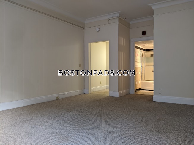 Boston - $2,600+ /mo