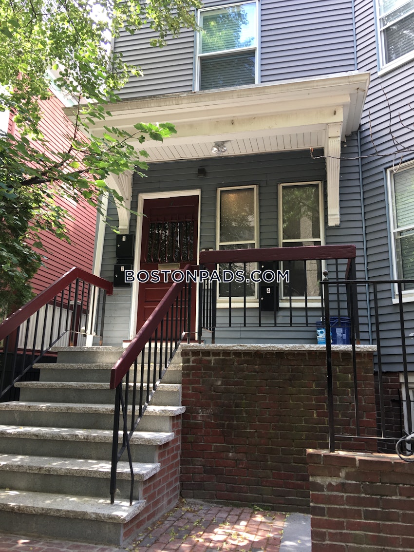 CAMBRIDGE - HARVARD SQUARE - 5 Beds, 3 Baths - Image 13