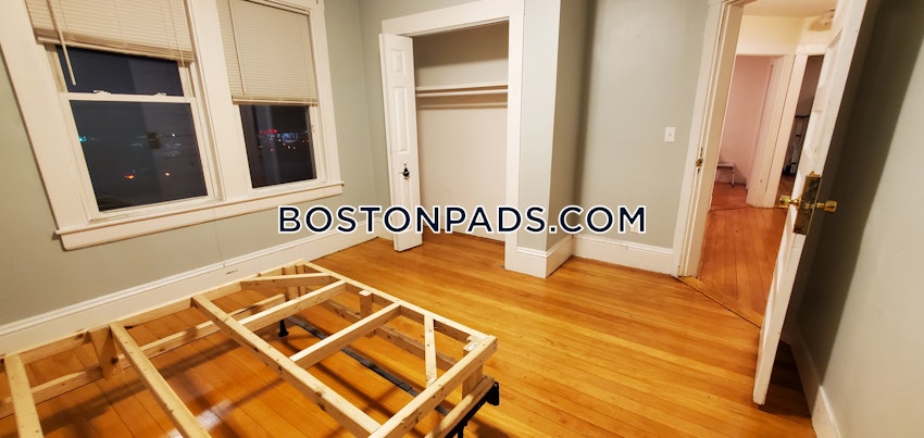 WALTHAM - 3 Beds, 1 Bath - Image 8