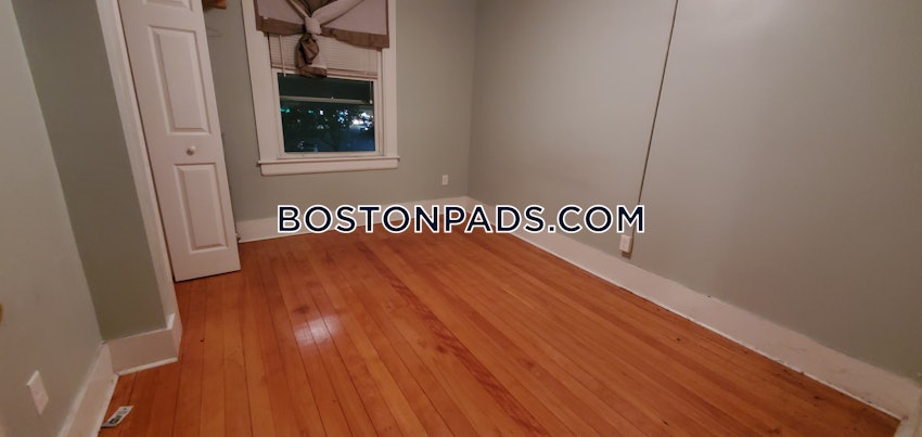 WALTHAM - 3 Beds, 1 Bath - Image 4