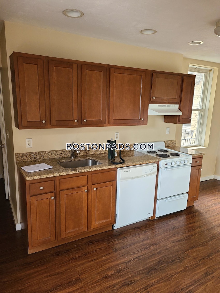 BOSTON - NORTH END - 3 Beds, 1 Bath - Image 1