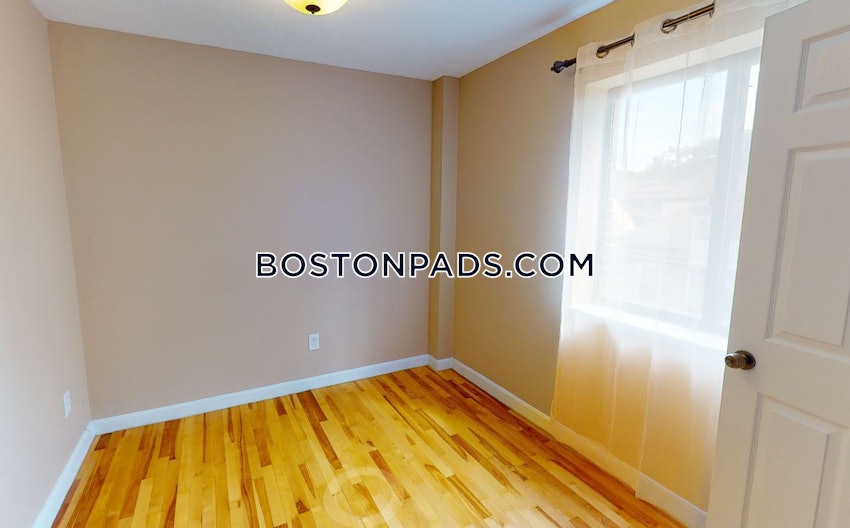 BOSTON - BRIGHTON - CLEVELAND CIRCLE - 3 Beds, 1.5 Baths - Image 3