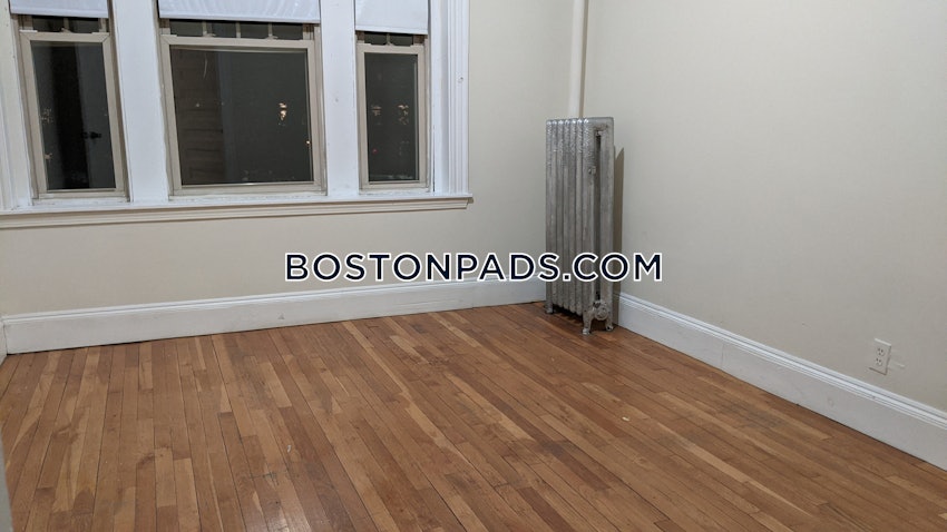 BROOKLINE - BEACONSFIELD - 2 Beds, 1 Bath - Image 12