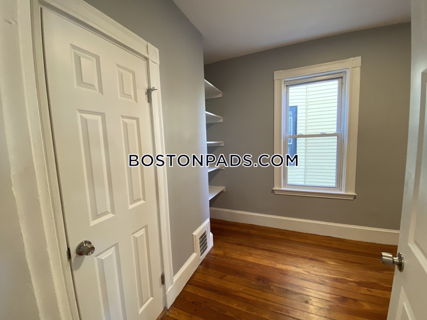 SOMERVILLE - WINTER HILL - 4 Beds, 2 Baths - Image 11