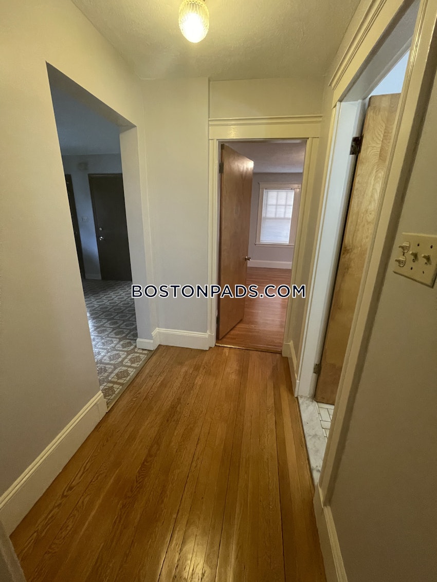 NEWTON - CHESTNUT HILL - 3 Beds, 1 Bath - Image 10